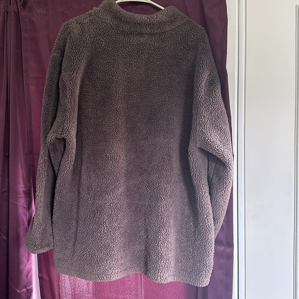Fuzzy pull over - Picture 3 of 3